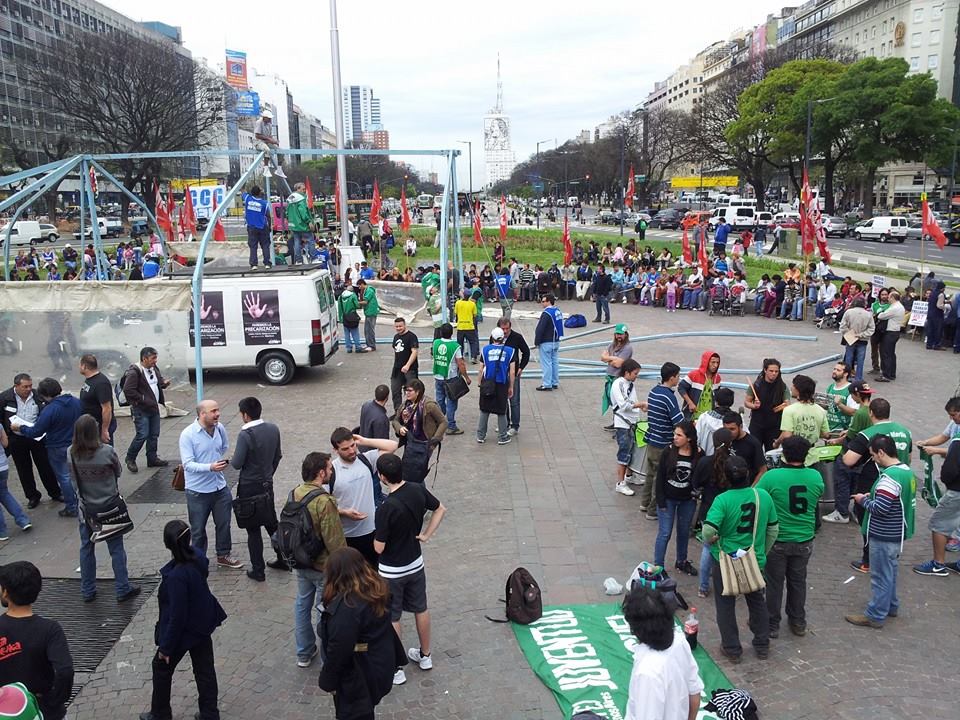 Algunas imágenes desde la Carpa por el Trabajo Digno