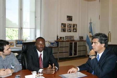 Senador Moise de Haití visitó la CTA