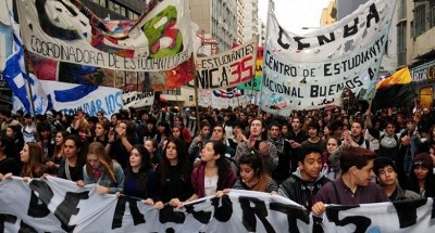 Estudiantes secundarios movilizaron a Corrientes y Callao, piden respuestas