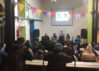 Emotivo homenaje a 46 años de La Noche de las Corbatas