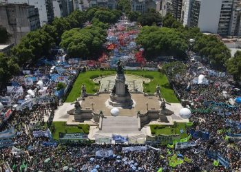 Contundente paro y movilización en defensa de la patria y de los derechos de la clase trabajadora