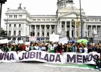 Jubiladas y Jubilados se movilizaron frente al Congreso contra la Ley Bases