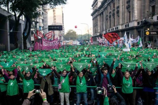 La Marea Verde iluminó el Congreso: ni una muerta más por aborto clandestino