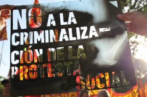 no-a-la-criminalizacion-de-la-protesta-social-2