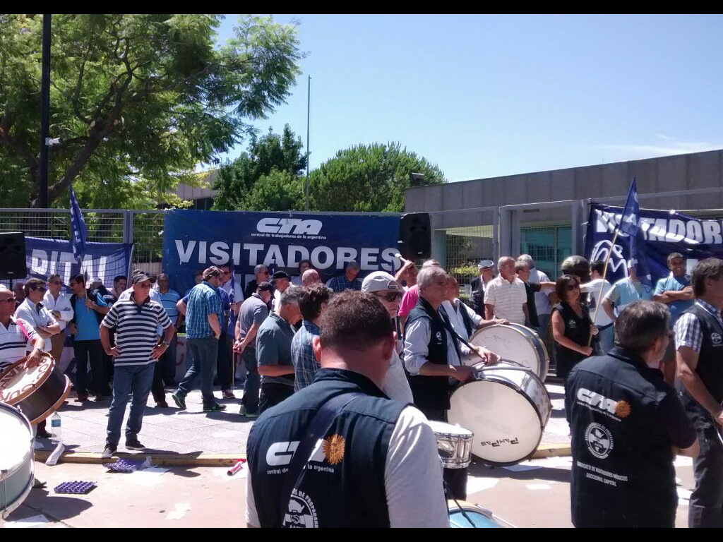 Nueva audiencia, viejas extorsiones