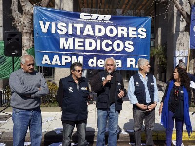Movilización de Visitadores Médicos contra despidos al Laboratorio Takeda Pharma