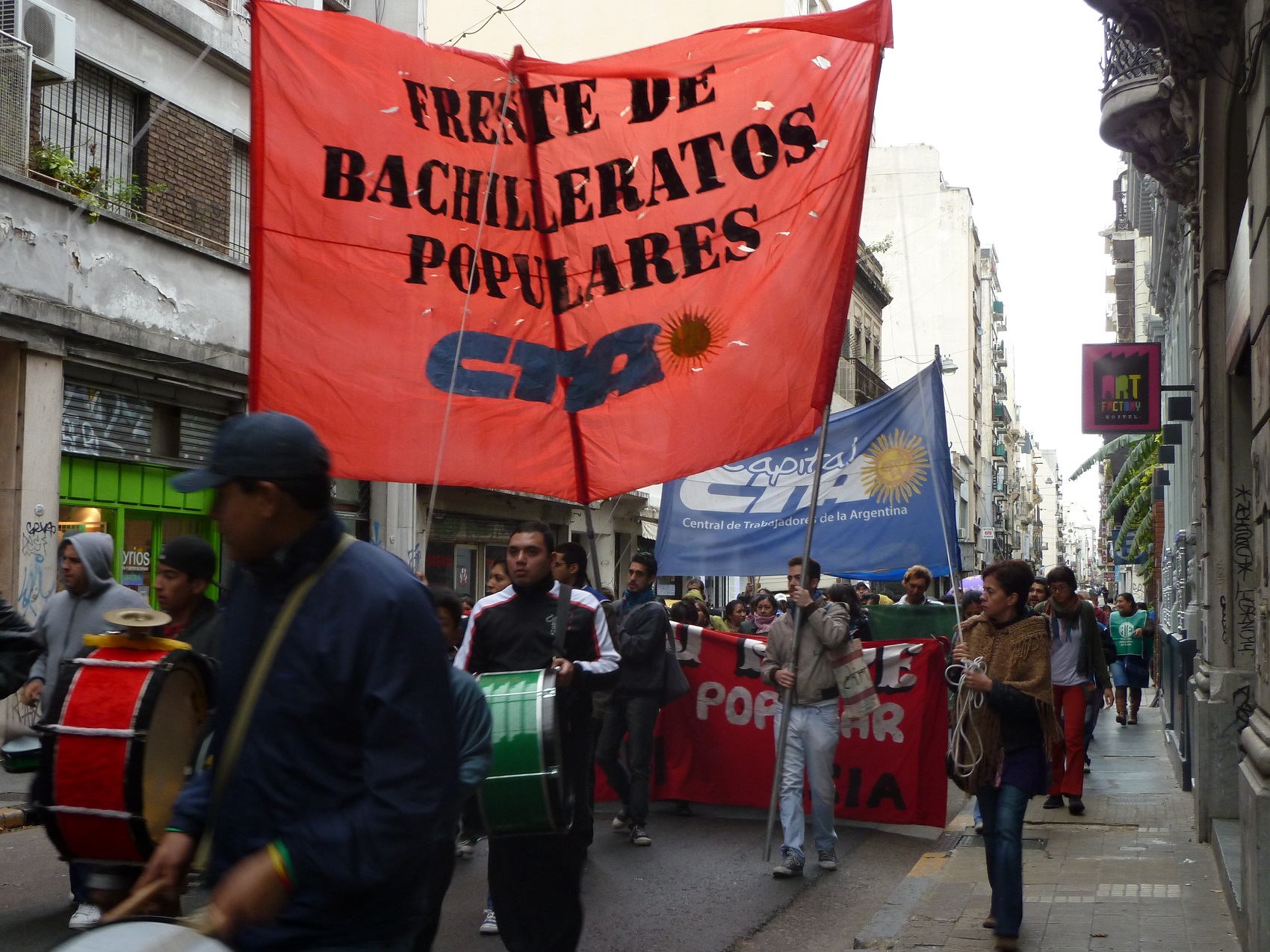 Los bachilleratos populares se movilizaron hacia el Ministerio de Educación porteño